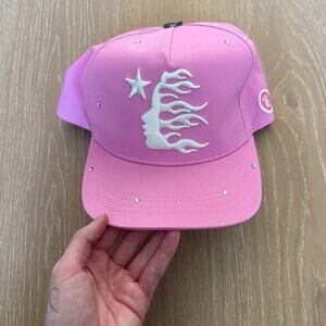Hellstar OG Logo Snapback Hat OS in Pink and White